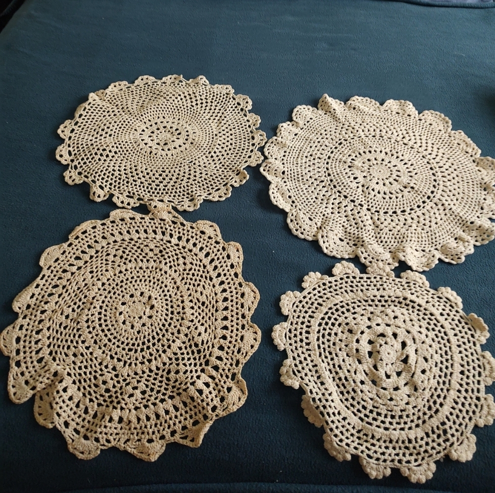 Lot of four vintage crochet beige doilies are made of cotton, 12"-13"-13"-16"